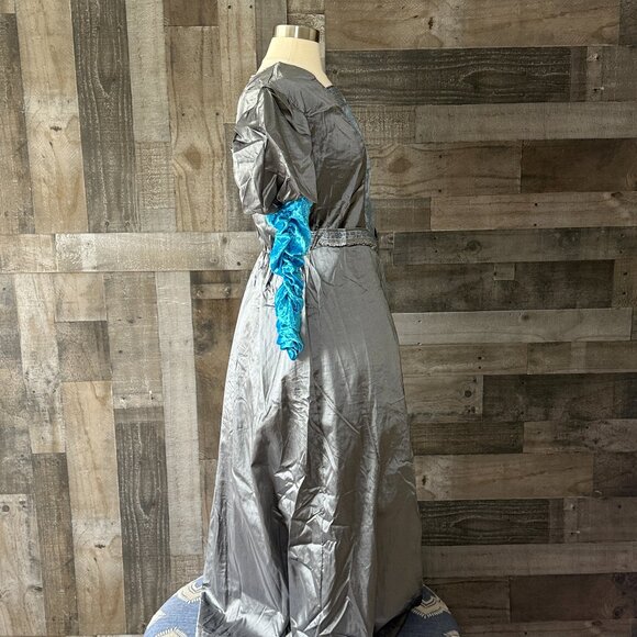 JAC Costumes Reyna Isabella costume large midevil queen Halloween party cosplay - Picture 8 of 13